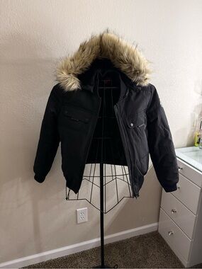 Guess Men's Black Puffer Jacket with Faux Fur Hood Trim